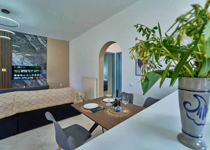 Villa Escapes By The Beach