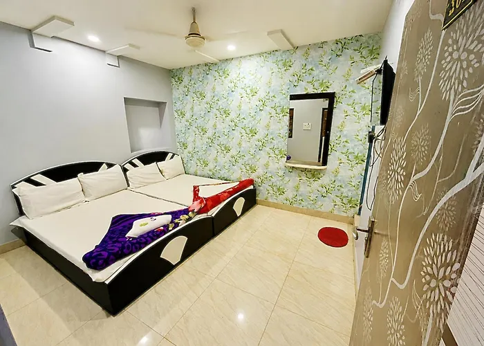 Hotel The Aliza Palace