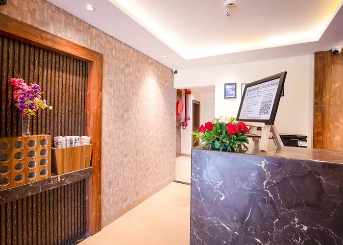 Stayzo Scheme 114, Vijay Nagar