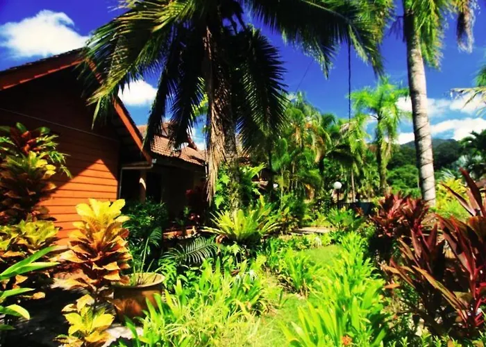 Six Villa Inn