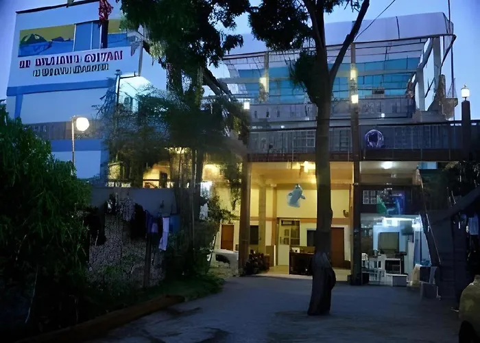 Sir Williams Lodge & Beach Resort
