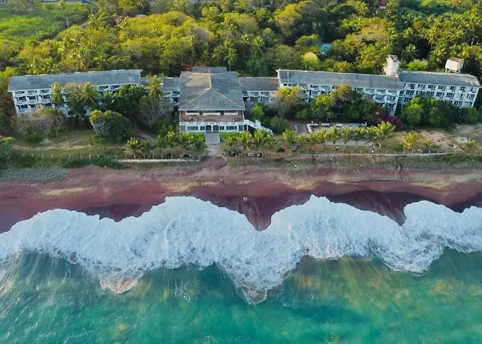 Hotel Peacock Beach Hambatota