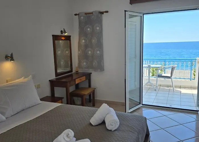 Gabi Rooms In Sougia