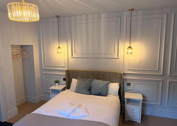 The Royal Harbour Suites - Wellington Crescent
