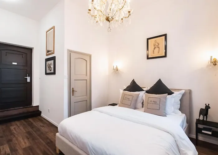 Mr Goergey Art Hotel