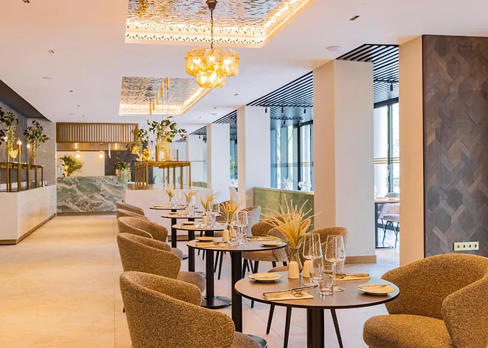 Birges Hotel Lifestyle And View