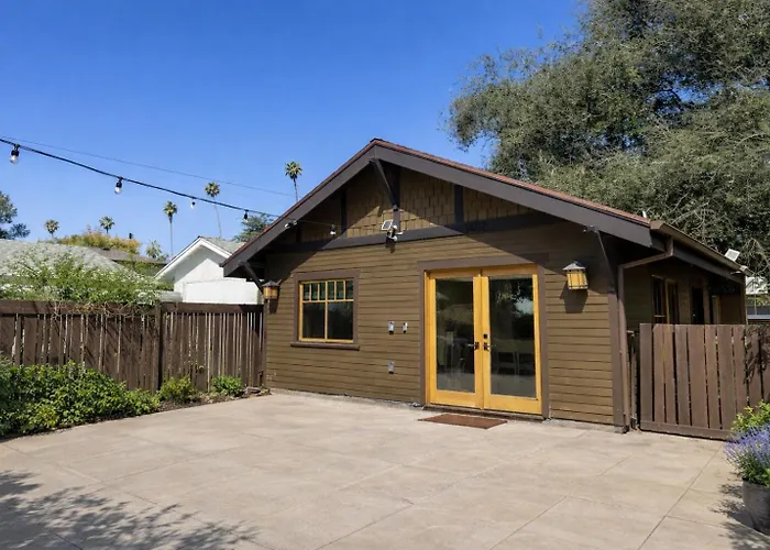 Private 1B1B Home In Pasadena & Parking