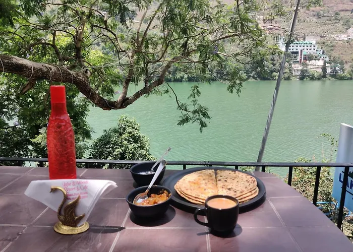 लेक एंड वुड्स