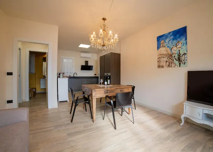 Robur Gardae Panoramic Suite