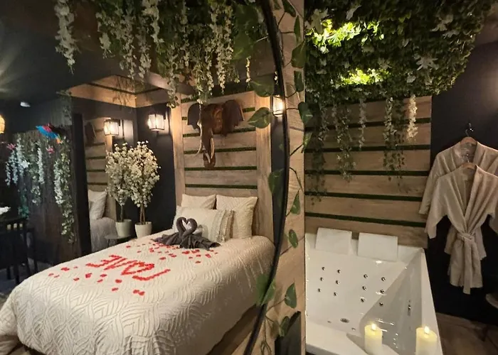 Love Room Jungle Saint-Cyr-Sur-Mer