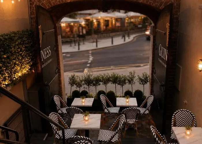 Powerscourt Arms Hotel
