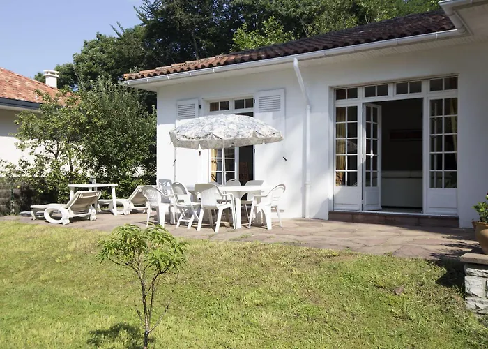 Maison Dans Ecrin De Verdure