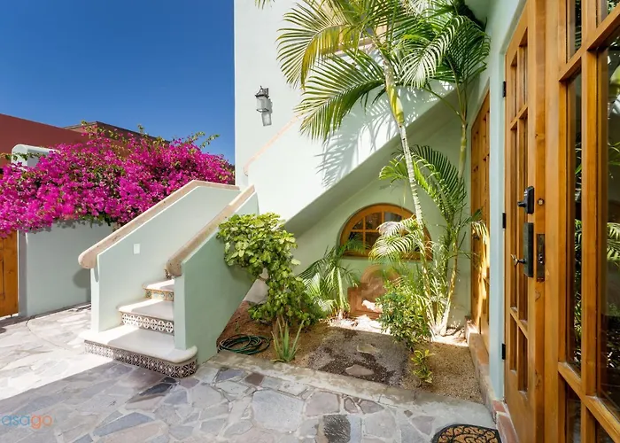 Discover This Charming 2-Bedroom Home Located In Founders Area!