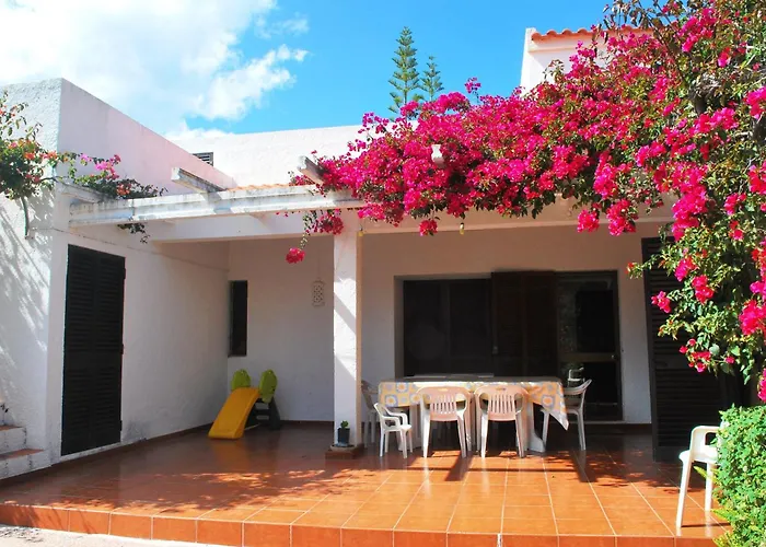 Moradia Com Piscina Em Cabanas