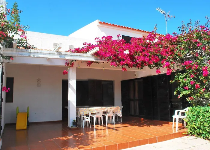 Moradia Com Piscina Em Cabanas
