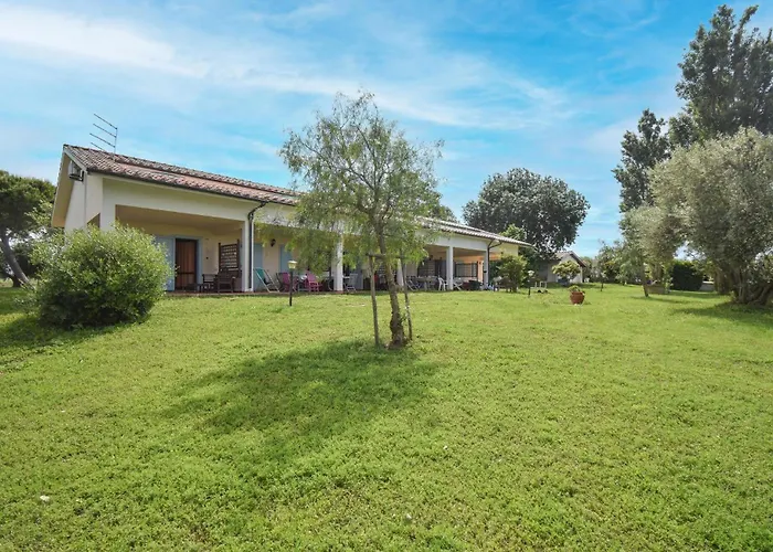 Stunning Home In Pescia Romana
