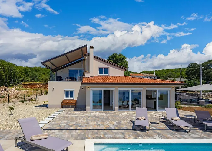 Holiday Home Elora Seaview Private Pool And Garden - Happy Rentals