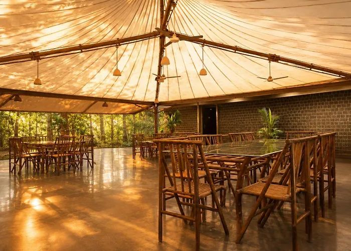 Savali 2Bhk Villa, Bhor,Pool, Nature Stay, Kayaking & Bonfire ,Barbecue & Family Getaway ,Resort