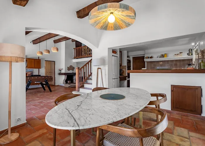 Villa Avec Piscine Et Vue Mer A Ramatuelle, L'Escalet