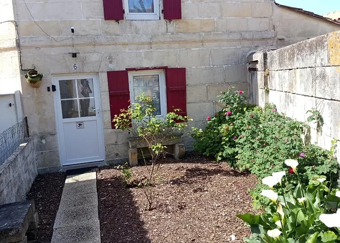 Petite Maison Charentaise A Rochefort