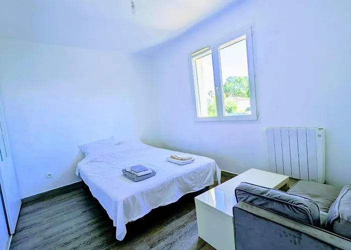 Maison A Hyeres - Calme & Proche Plages