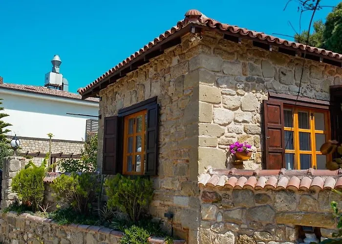 Mondovilla A Charming Villa In Ancient Side Near The Theatre Just 60 Meters From The Beach