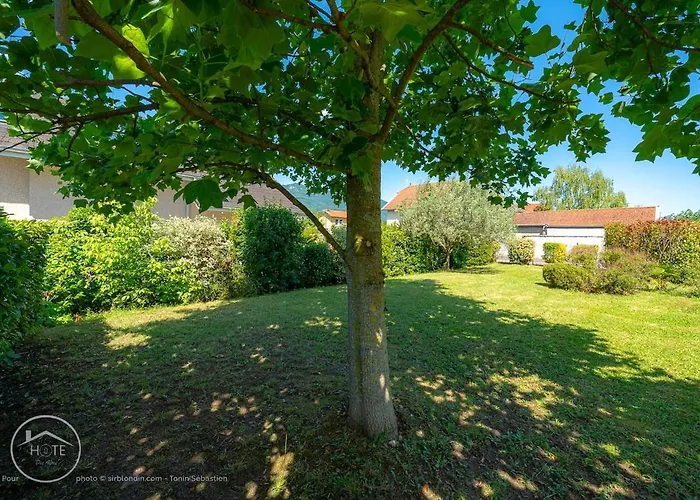 Villa Des Amarylis - 3 Bedrooms, Parking, And Garden