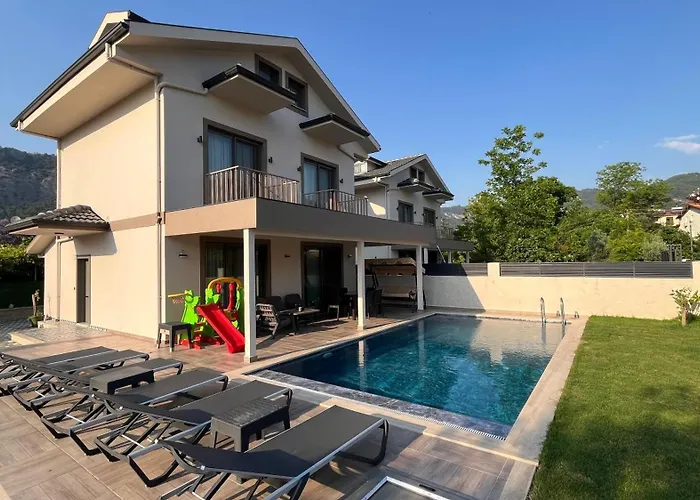 Modern Villa With Private Pool In Goecek Center