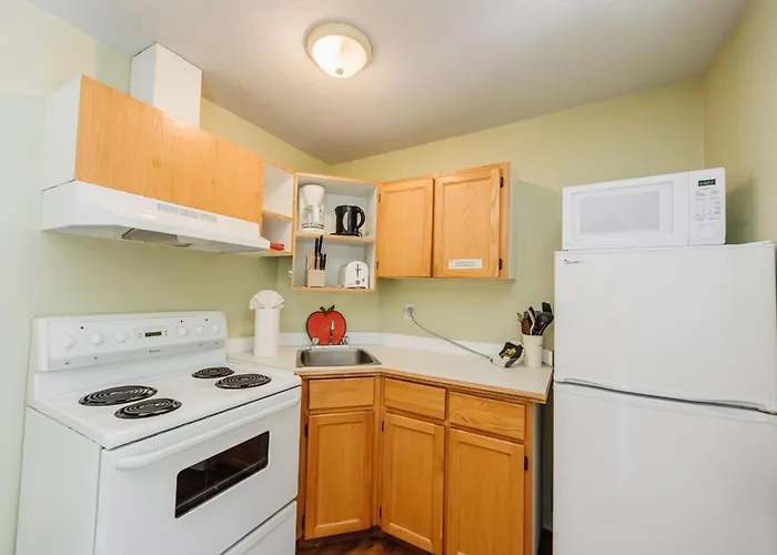 1 Bedroom Suite 9 At Green Gables Resort