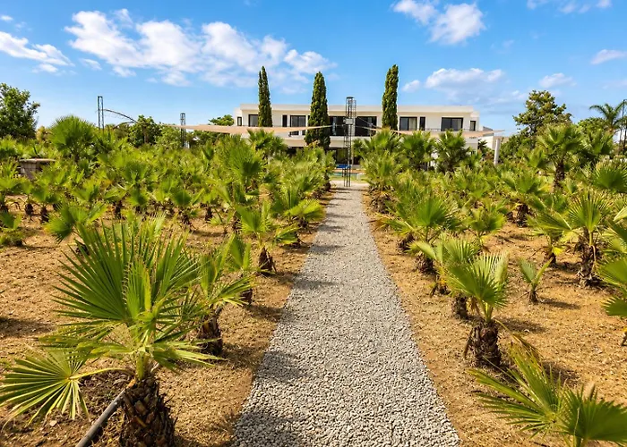 Domaine Palm Oasis Villas & Piscine 25M 6 Suites 8 Chambres - Homecity Signature
