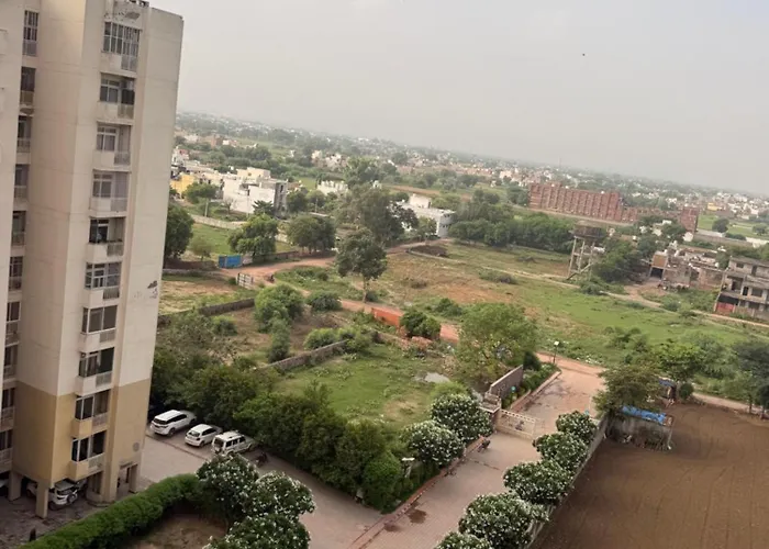 Premium Aura Stays A Peaceful 3Bhk Family Retreat