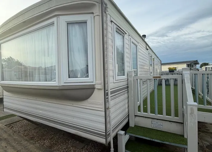 Yellow Rose Caravan Retreat