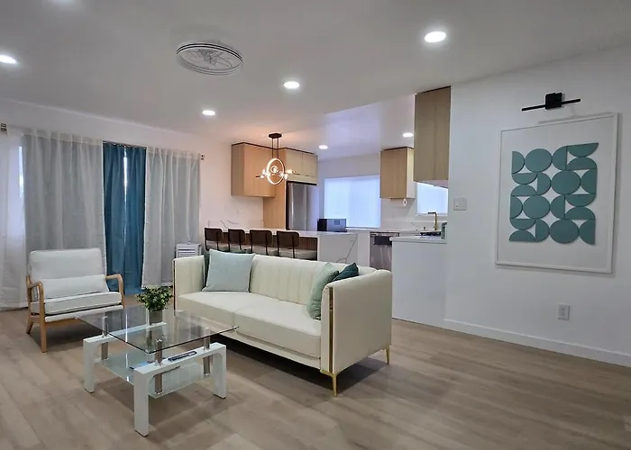 Seaglass Shores Walk To Beach & Downtown Oceanside New 2Bedroom Apartment