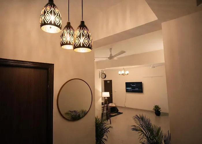 Skydeck Apartment 4Bhk Near Taj By Homeyhuts