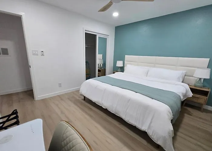 Seaglass Shores Walk To Beach & Downtown Oceanside New 2Bedroom Apartment
