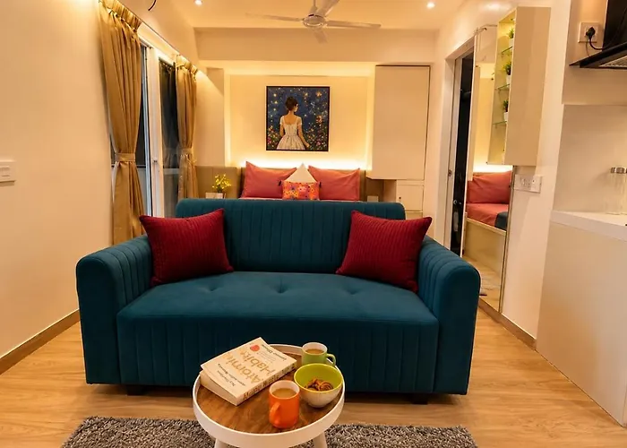 Blanchaus Stays - Sunset Studio I Viman Nagar I Near Pune Airport