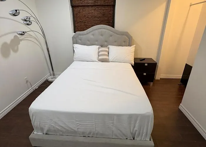 Cozy 2-Bedroom Basement Suite In East Windsor
