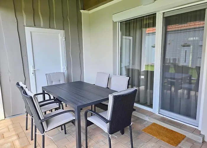 P&G Balaton Poolside Apartment - Biro Tours Nr 122