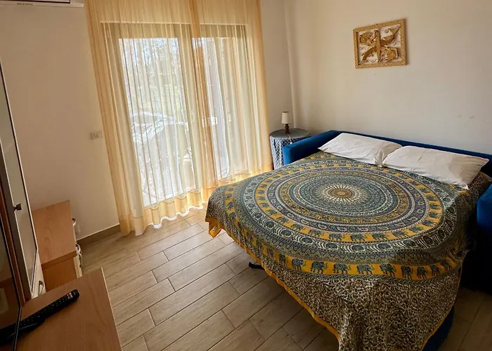 Polly'S Albarella Apartment