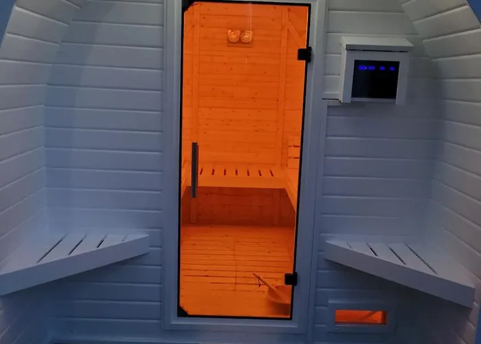 Nah Am Diek 2 Erwachsene Und 3 Kinder Babybett Vorhanden, Wallbox Gegen Gebuehr Nutzbar