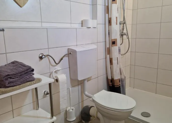 Fewo 3, 4 Schlafzimmer, 3 X Bad Dusche, Grosse Kueche, Aufenthaltsraum
