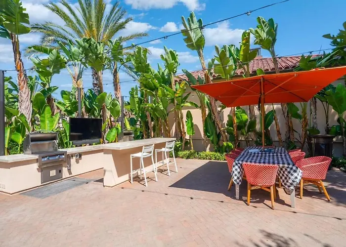 Peaceful 1Br Escape, Courtyard View & Garage