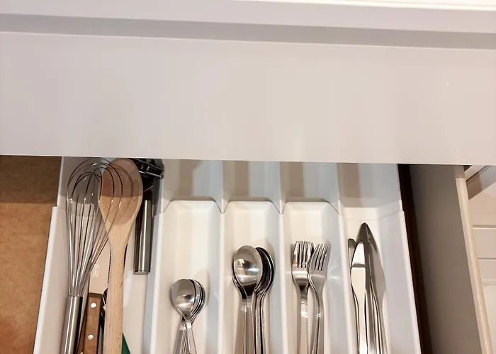Zentrales Modernes 1-Zimmer-Apartment In Hockenheim Nahe Hockenheimring Mit Wlan, Arbeitsplatz & Kitchenette