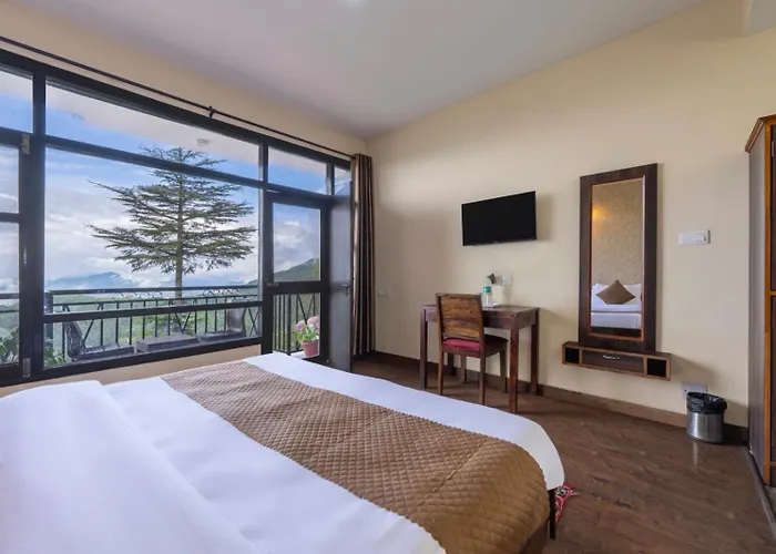 The Prakriti Retreat L Lift L Multi Cuisine Restaurant L Free Parking L By Exotic Stays