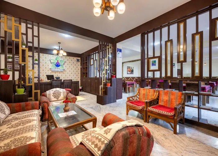 The Prakriti Retreat L Lift L Multi Cuisine Restaurant L Free Parking L By Exotic Stays