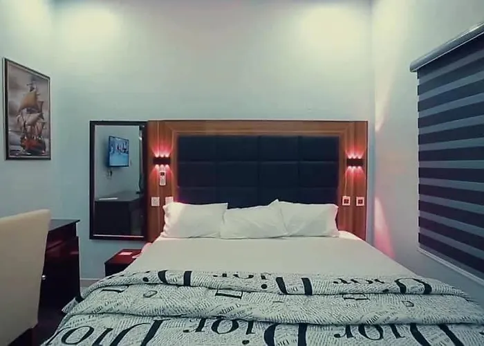 Riverleaf Hotels And Suites