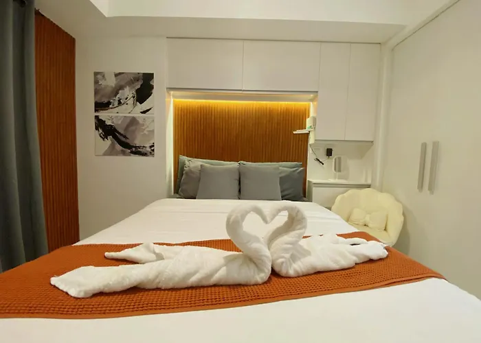 Lotuz Staycation At Azure North