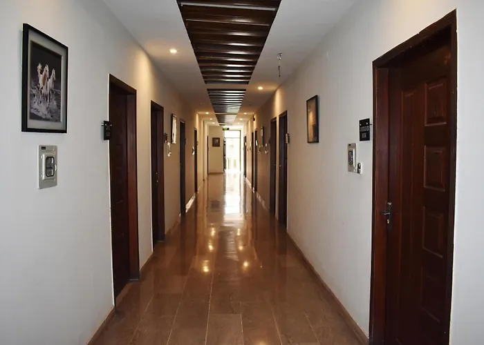 New Elegant Hotel