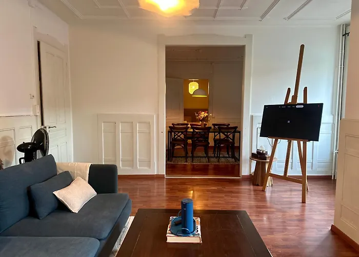 Stylish Old Building - Parking - 16 Minutes To Zurich