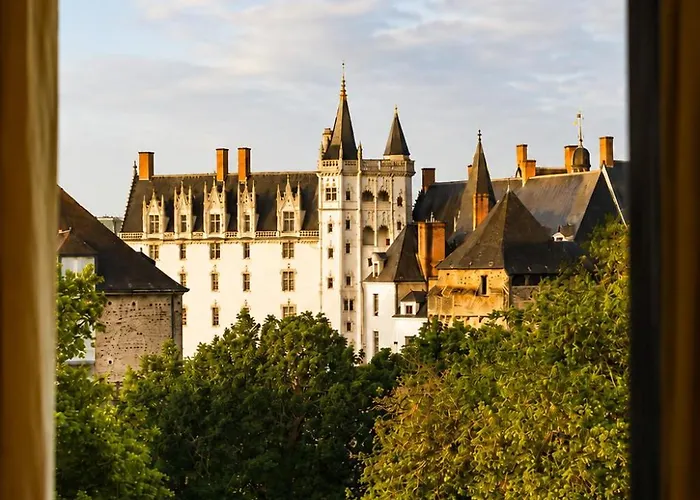 Lhotel - Face Au Chateau - Boutique Hotel Et Seminaires Nantes